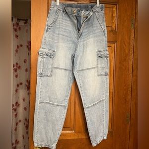 American Eagle High Waisted Light Blue Cargo Jeans Size 10